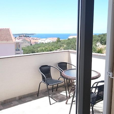 Apartment Jure Примоштен Экстерьер фото